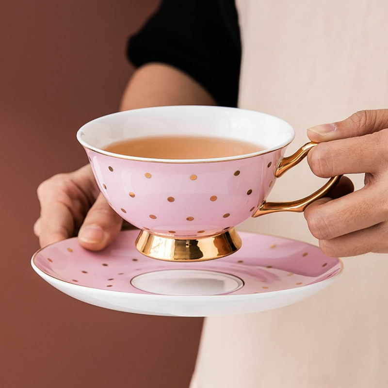 Tea Coffee Pot Set - أكواب قهوة سيراميك وردية مع صحون،