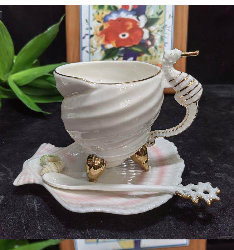 Coffee Tea Drawing - كوب قهوة وشاي إبداعي بتصميم ذهبي