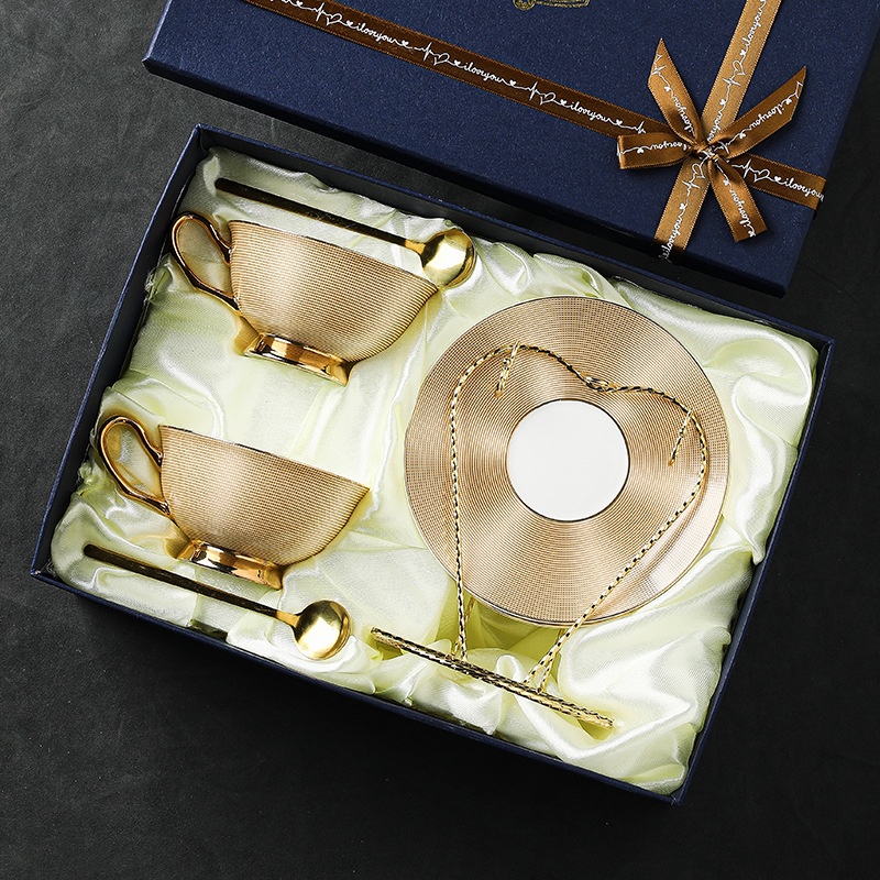 طقم فناجين قهوة وصحون بتصميم أ - مراجعة Coffee Tea Uses وسعره